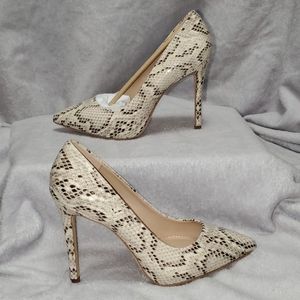 Bcbgeneration skie pointy toe pumps